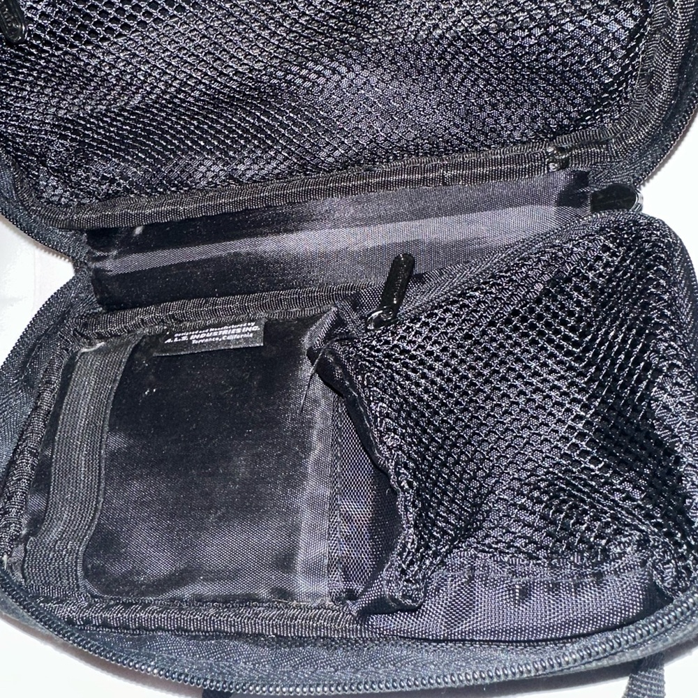 Nintendo Blue and Black Game Boy Advance SP Carrying Case - Picture 6 of 6